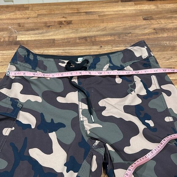 Volcom Men’s Camo Boardshort Never Worn Men’s ! 4 way stretch size 29 Cool - Picture 5 of 8